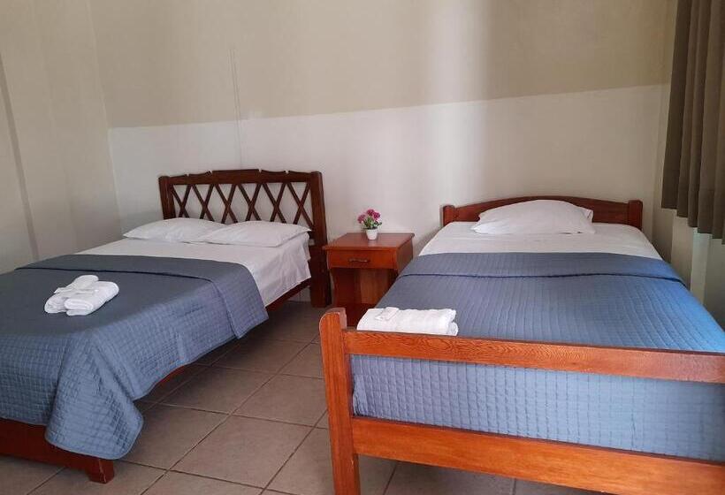 اتاق خانوادگی با چشمانداز باغ, Rupa Rupa