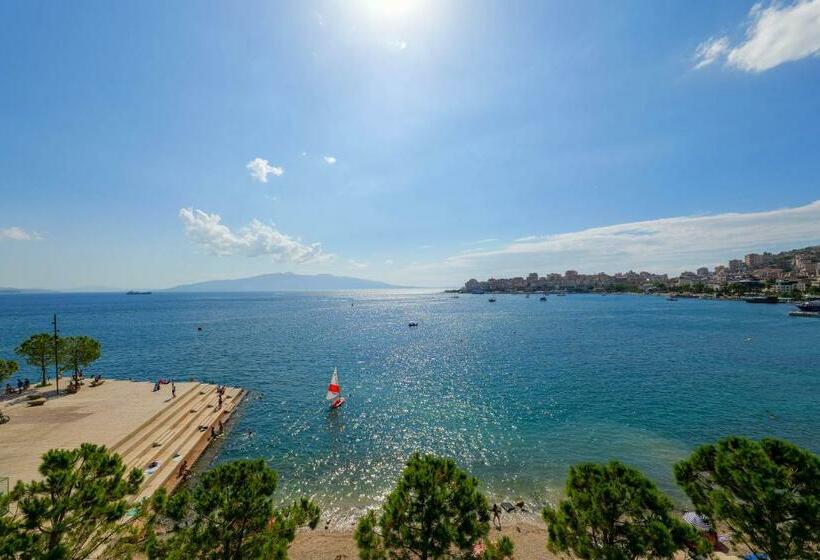 Triple Room Sea View, Summer