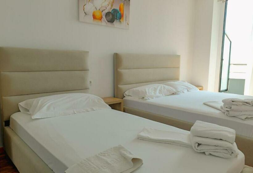 Triple Room Sea View, Summer