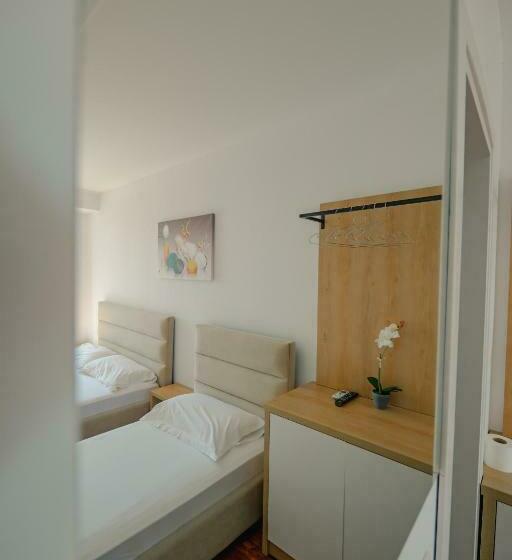 Triple Room Sea View, Summer