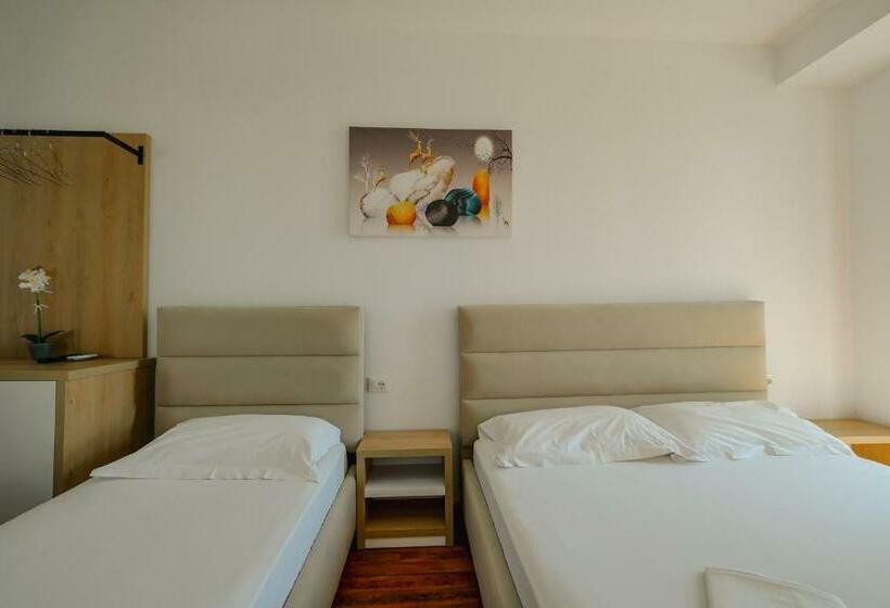 Triple Room Sea View, Summer