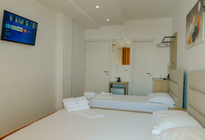 Triple Room Sea View, Summer