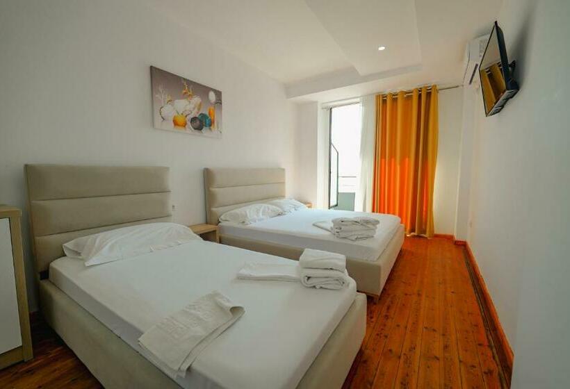 Triple Room Sea View, Summer