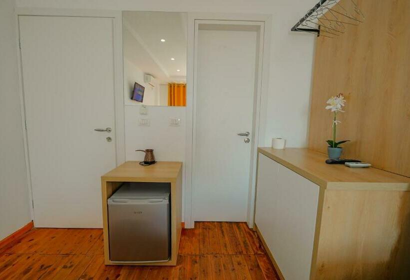 Triple Room Sea View, Summer