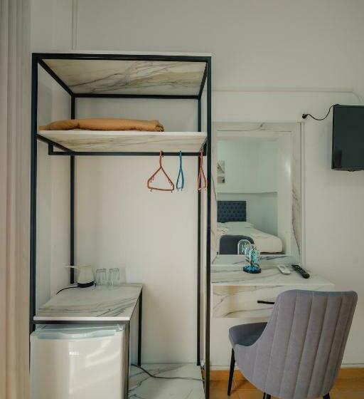 Triple Room Sea View, Summer