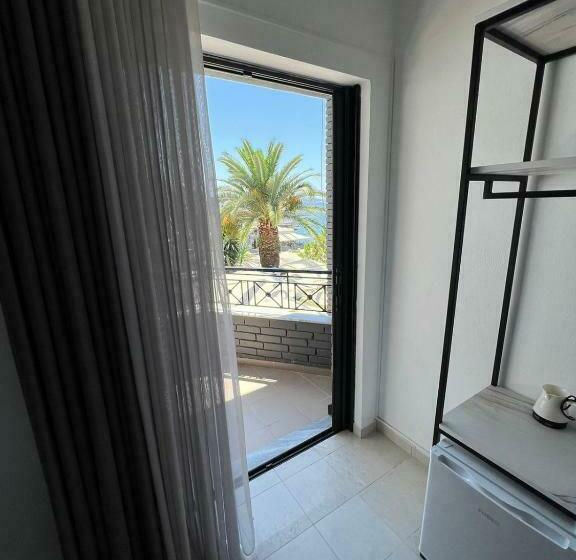 サイドオーシャンビュースタンダードルーム, Summer