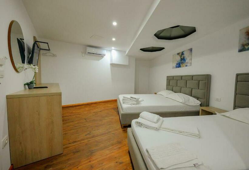 エコノミートリプルルーム, Summer