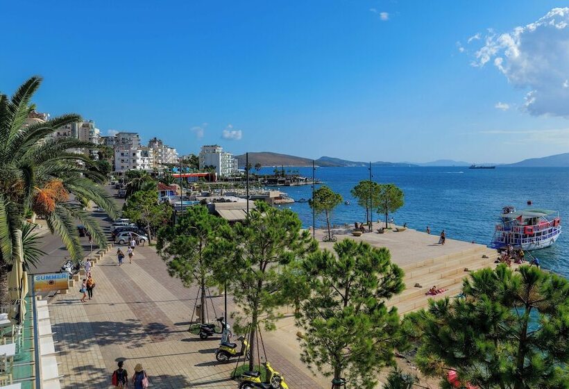 Triple Room Sea View, Summer