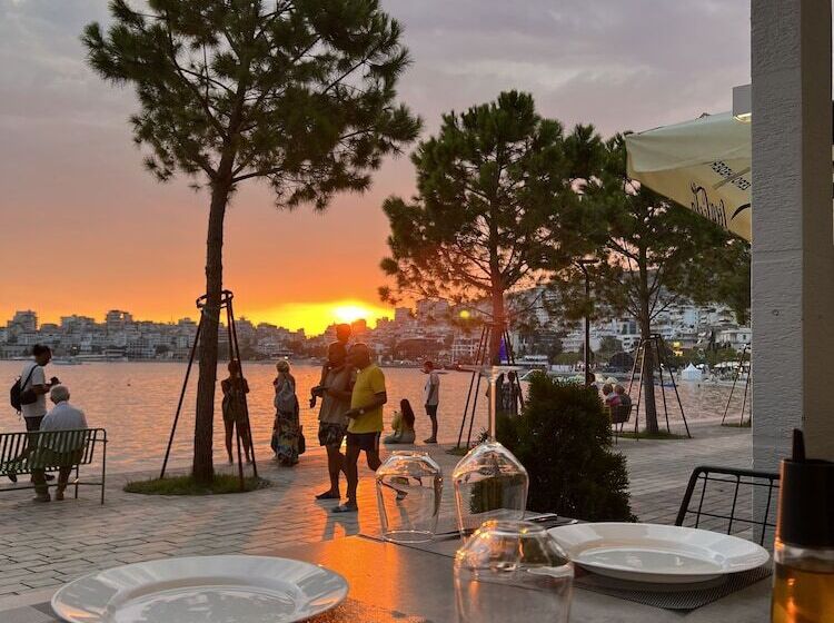 Triple Room Sea View, Summer