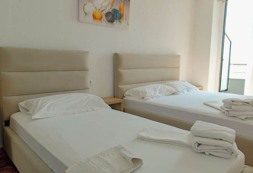 Triple Room Sea View, Summer