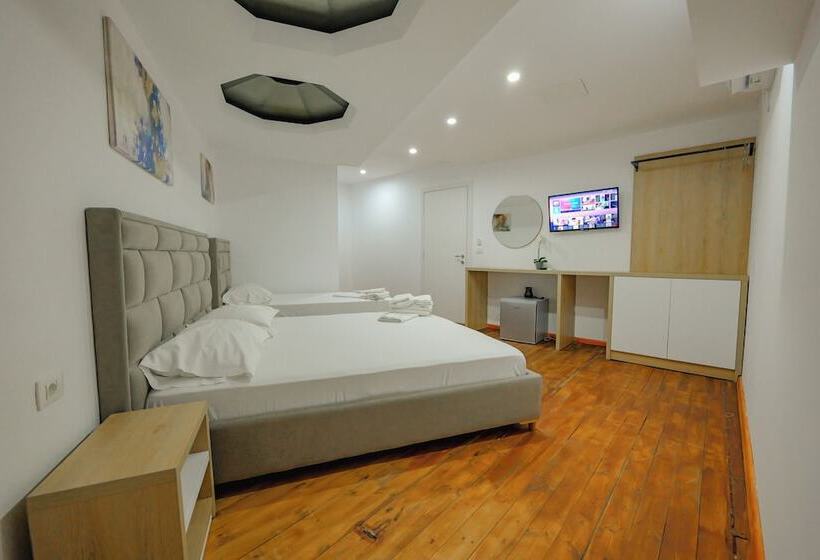 Triple Room Sea View, Summer