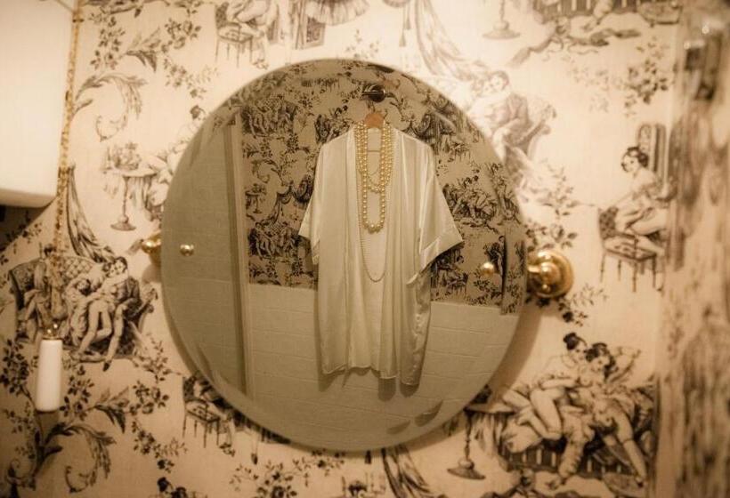 اتاق استاندارد, Pensão Amor Madam S Lodge