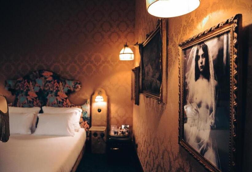 اتاق استاندارد, Pensão Amor Madam S Lodge