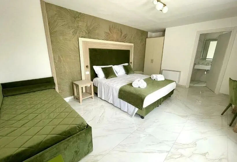 اتاق راحتی سه تخته, Grotta Saracena Resort