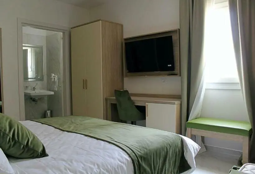 اتاق لوکس, Grotta Saracena Resort