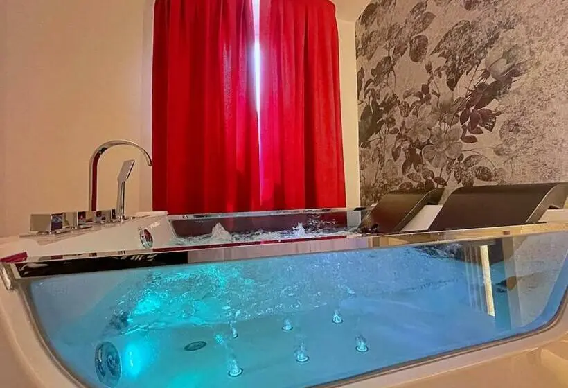 اتاق استاندارد با وان آب گرم, Grotta Saracena Resort