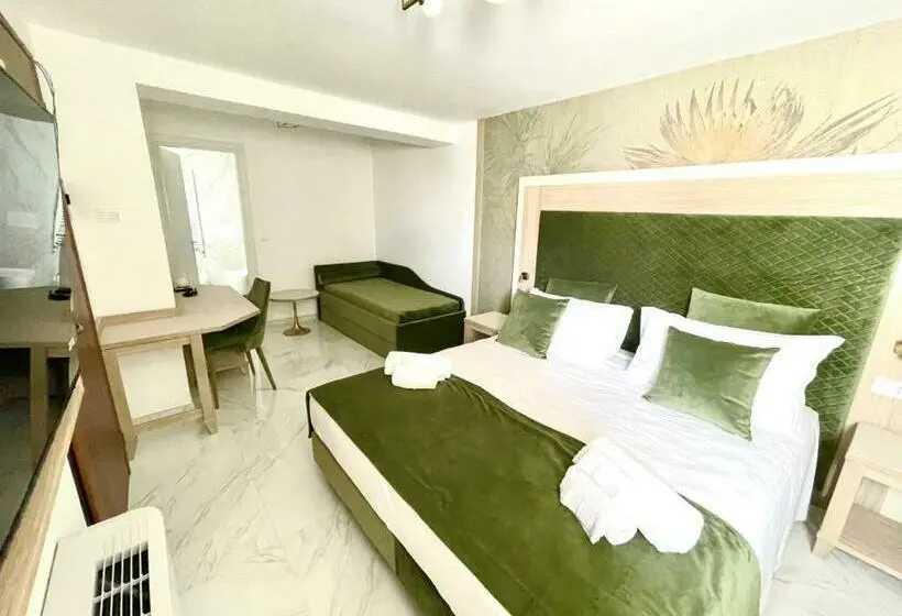 اتاق لوکس خانوادگی, Grotta Saracena Resort