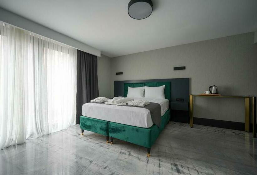 デラックスルーム, Kurucesme Business