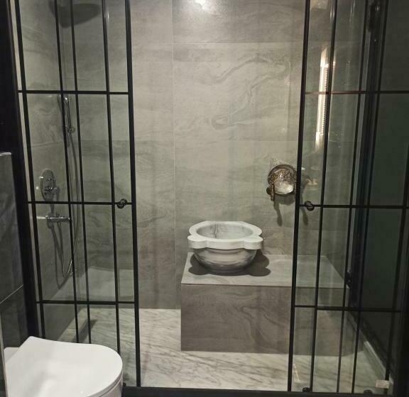 デラックスルーム, Kurucesme Business