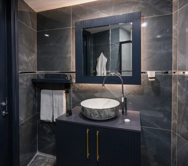 חדר סופריור, Kurucesme Business