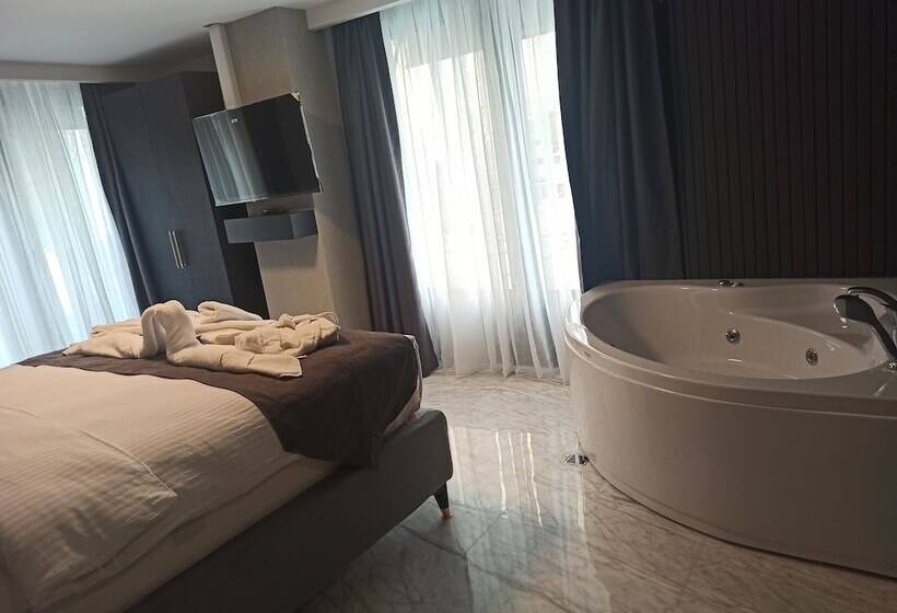 חדר דלוקס, Kurucesme Business
