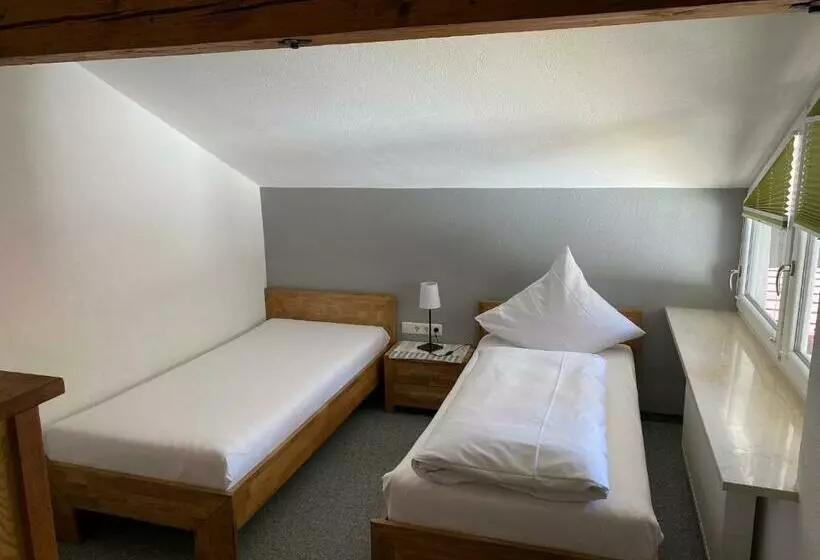 Perhehuone, Bergsteiger Hotel Grüner Hut