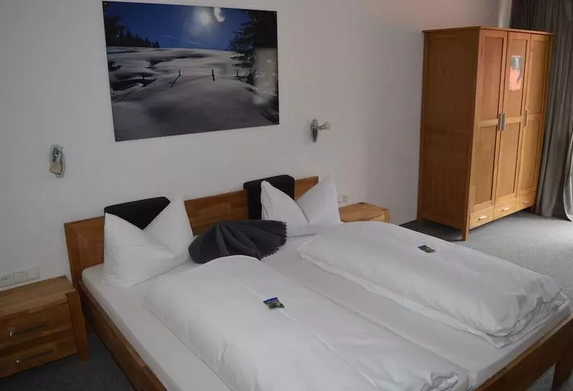 Perhehuone, Bergsteiger Hotel Grüner Hut