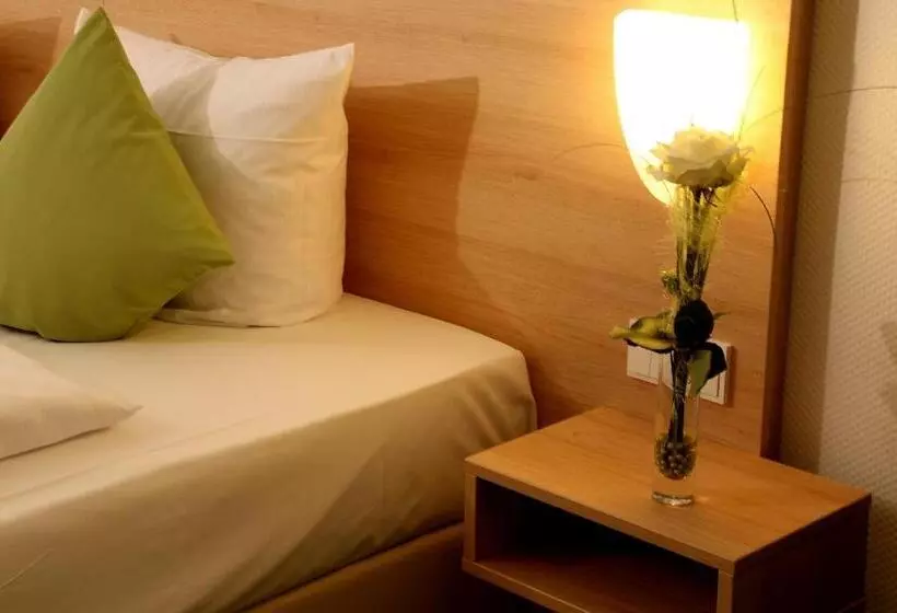 Comfort Yhden Hengen Huone, Ante Porta Das Stadt