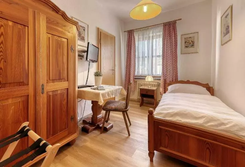 اتاق استاندارد یک نفره, Bayerischer Hof