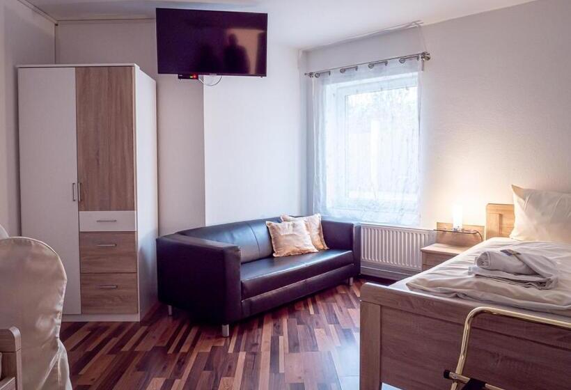 标准间, Bouzid Laatzen