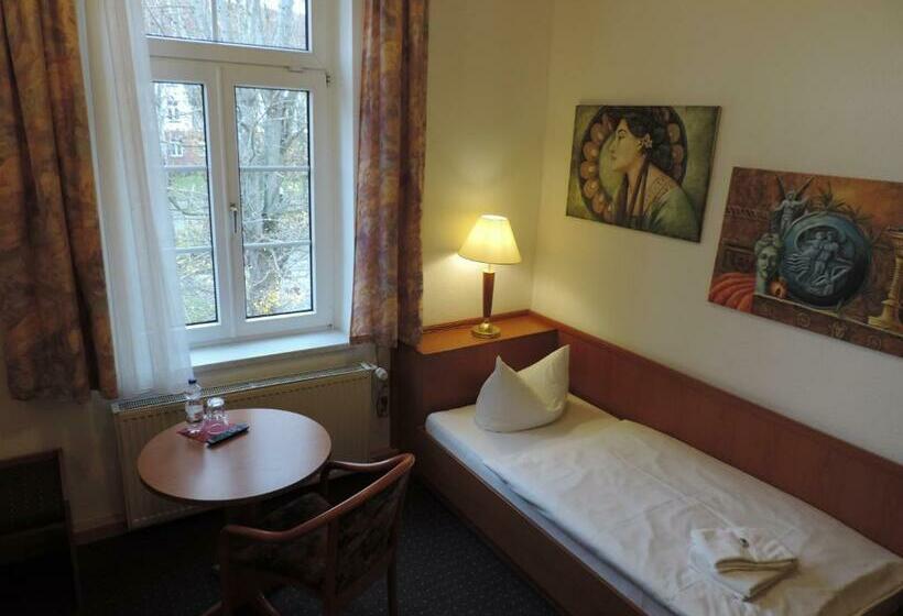 Номер Стандарт Индивидуальный, Carl Von Clausewitz