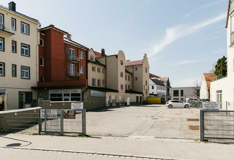 חדר משפחתי מקשר, Central City