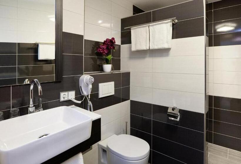 חדר סופריור, Central City