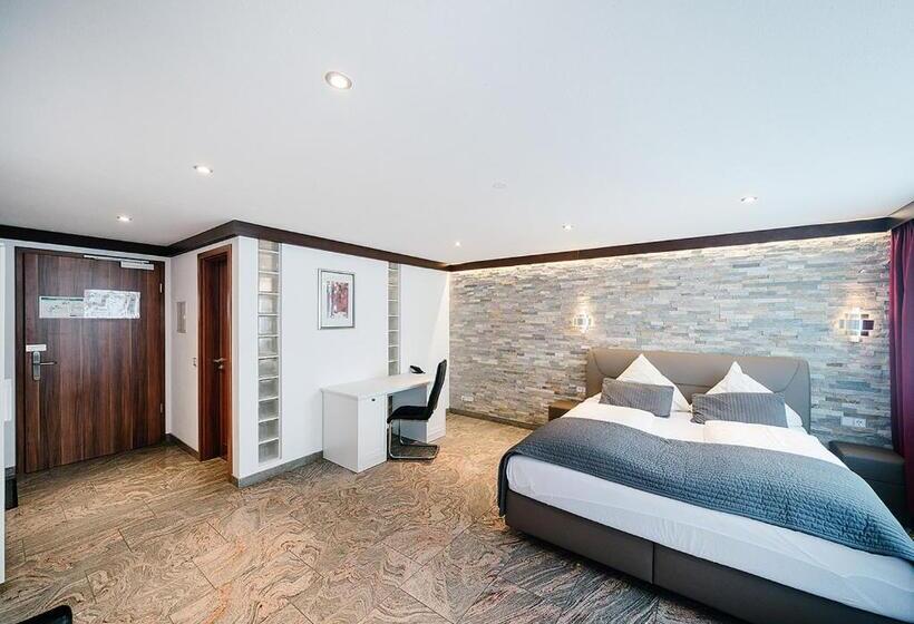 חדר סופריור, Central City