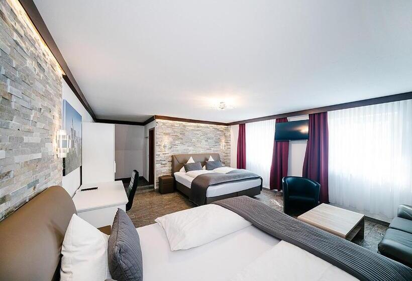 חדר סופריור לארבעה, Central City