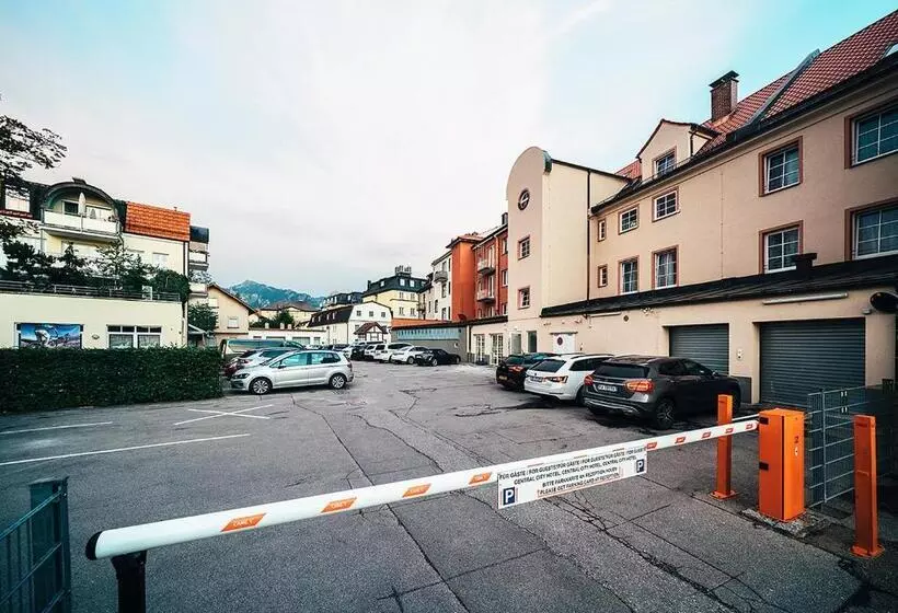 اتاق سوپریور سه تخته, Central City