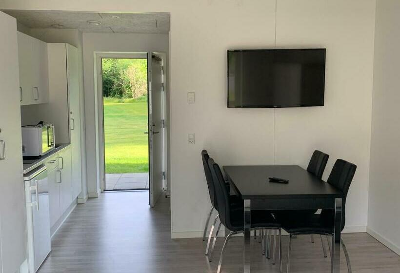 标准工作室, Dana Cup Sportscenter