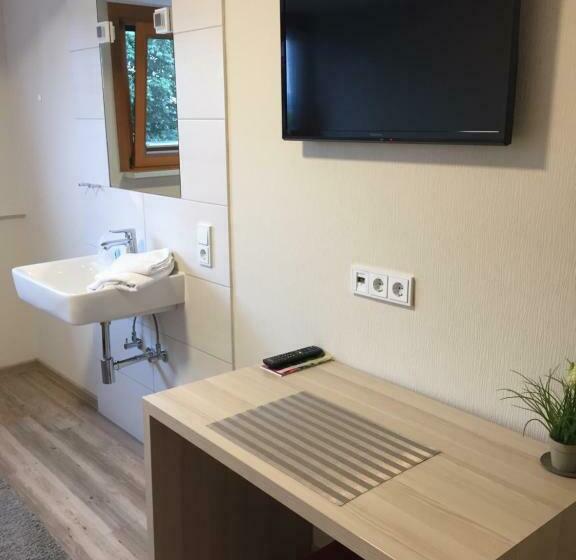 اتاق استاندارد یک تخته با سرویس بهداشتی مشترک, Gasthaus Wollscheid