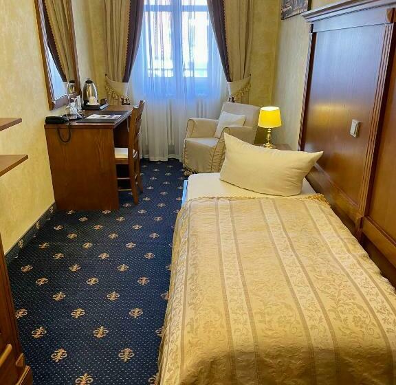 Номер Стандарт, Italia