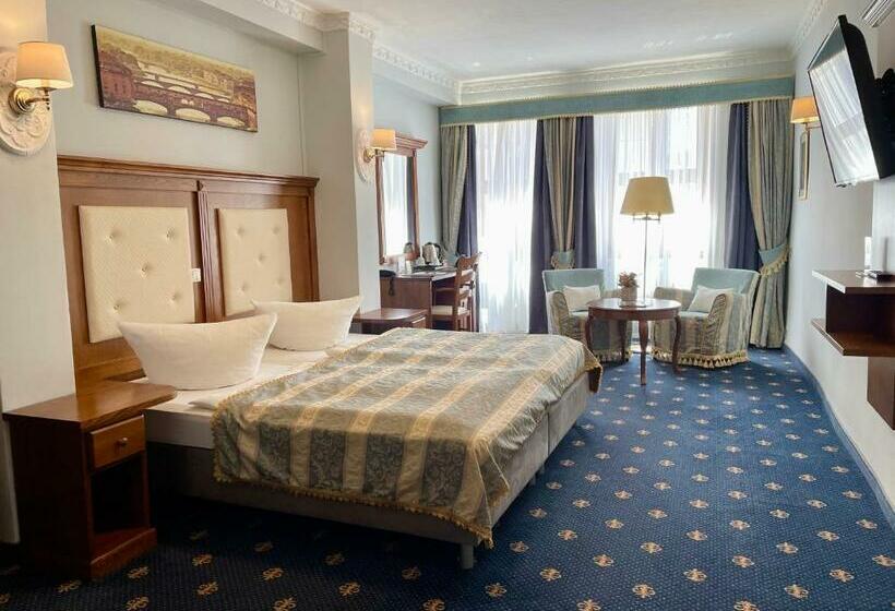 Номер Стандарт, Italia