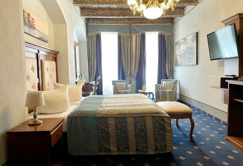 Номер Стандарт, Italia