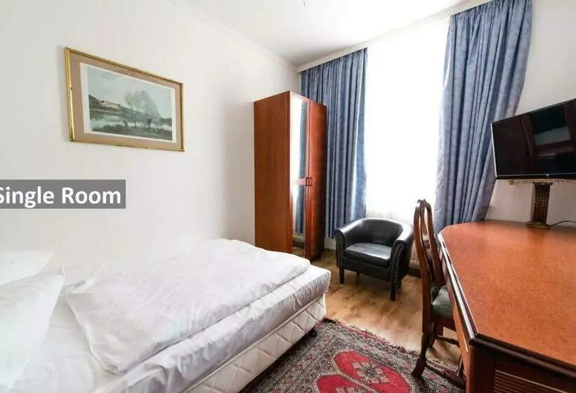 اتاق استاندارد یک نفره, Ravel International