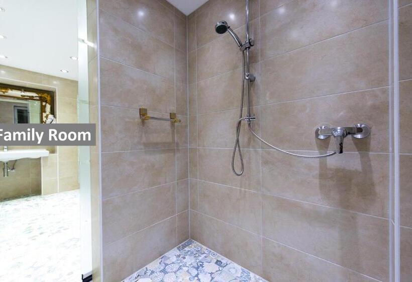 家庭间, Ravel International