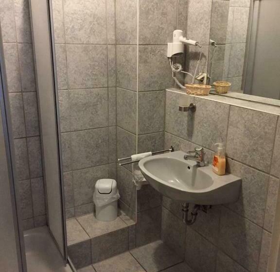 标准间, Restaurant Germania