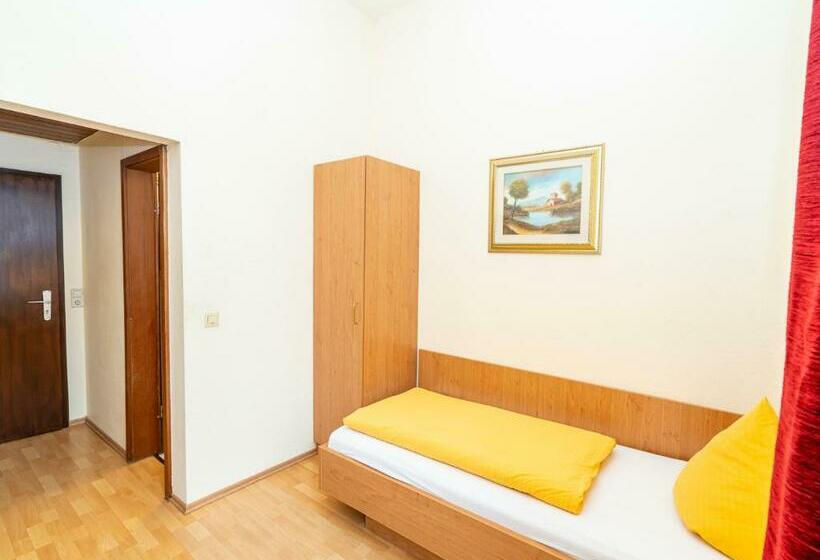 חדר סטנדרט יחיד, Restaurant Schwert