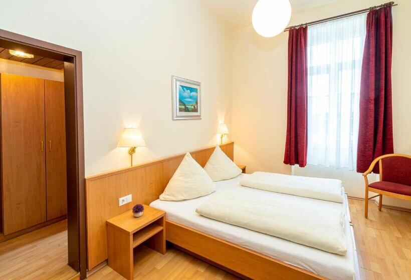 חדר סופריור, Restaurant Schwert