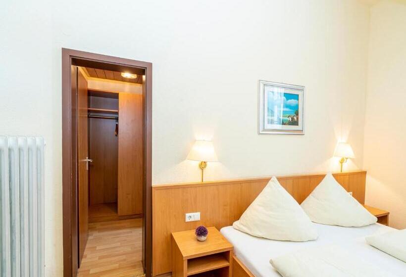 חדר סופריור, Restaurant Schwert