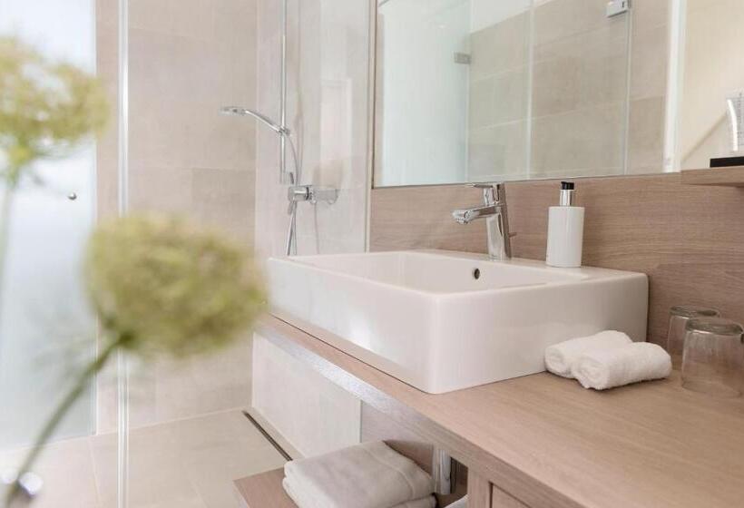 Quarto superior, Schmucke Witwe