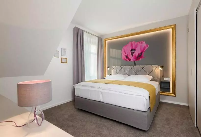 Superior Room, Schmucke Witwe