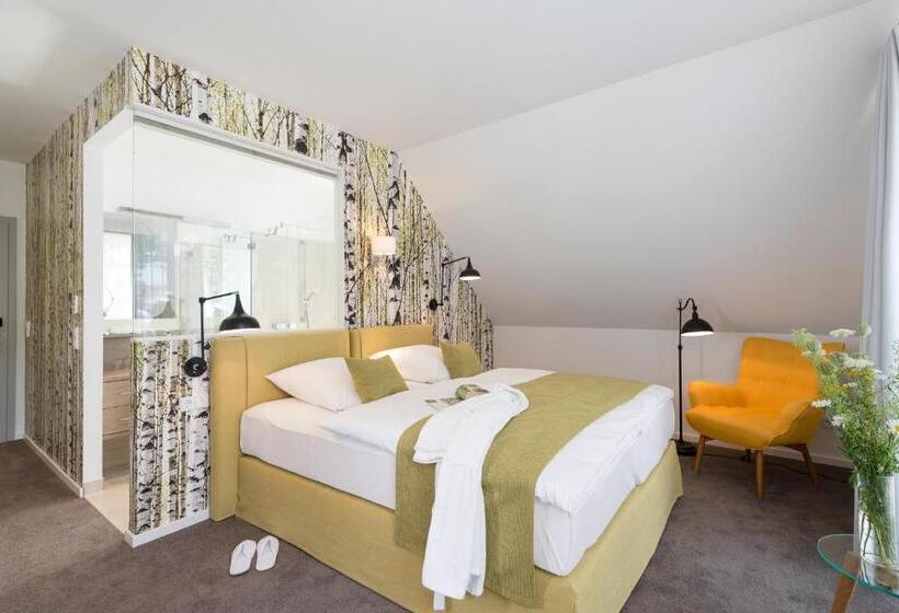 Quarto deluxe, Schmucke Witwe